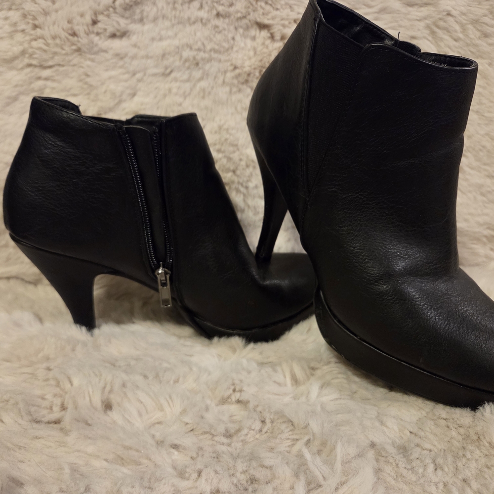 Chic Black Heeled Ankle Boots